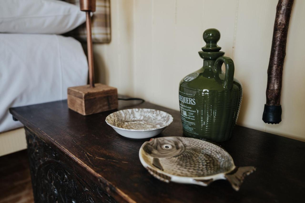 The Shepherds Huts & The Well Lodge At Ormesby Manor Ormesby Saint Michael Екстер'єр фото