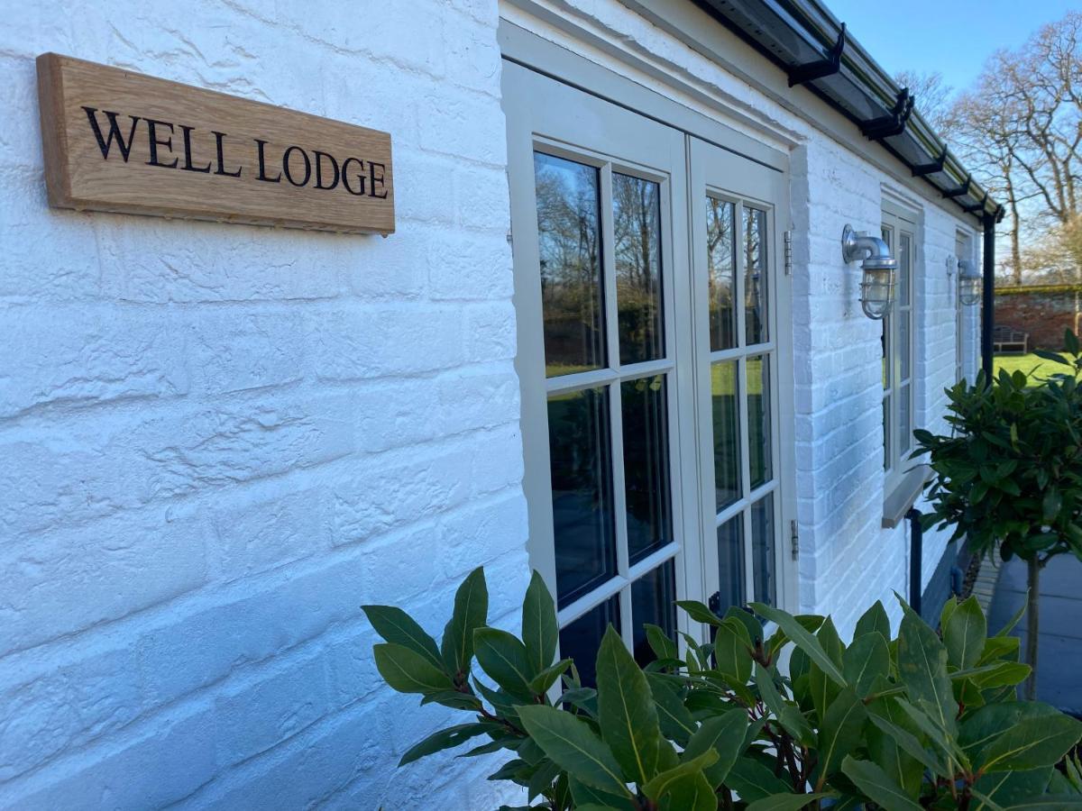 The Shepherds Huts & The Well Lodge At Ormesby Manor Ormesby Saint Michael Екстер'єр фото